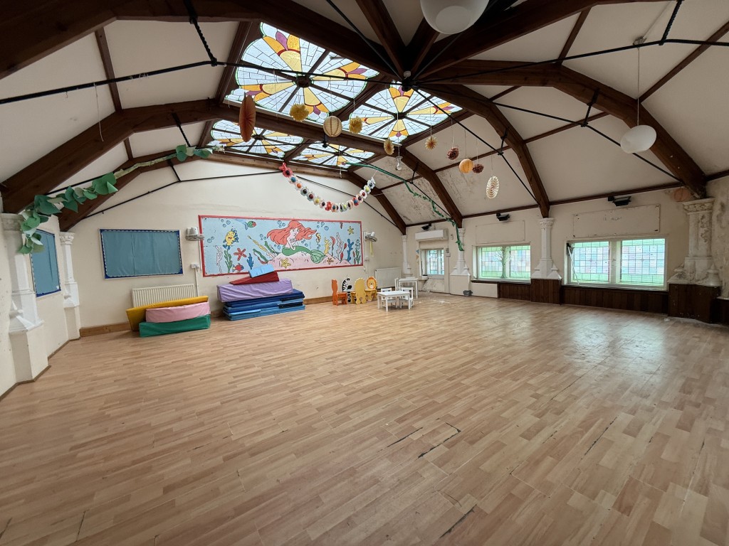 Lot: 14 - FORMER CHURCH - First Floor community room